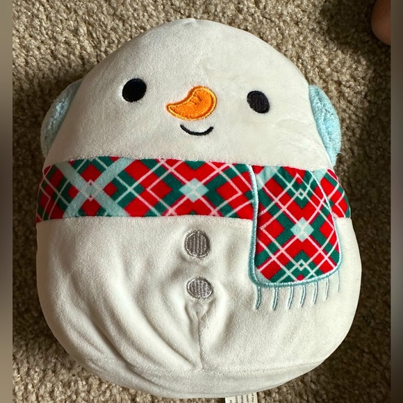 Squishmallow Kelly toy manny the snowman Christmas edition 8 inch - Picture 1 of 3